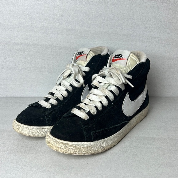 Nike Black Youth Blazer 77 Vintage Mid Suede High Top Sneakers - Picture 2 of 10